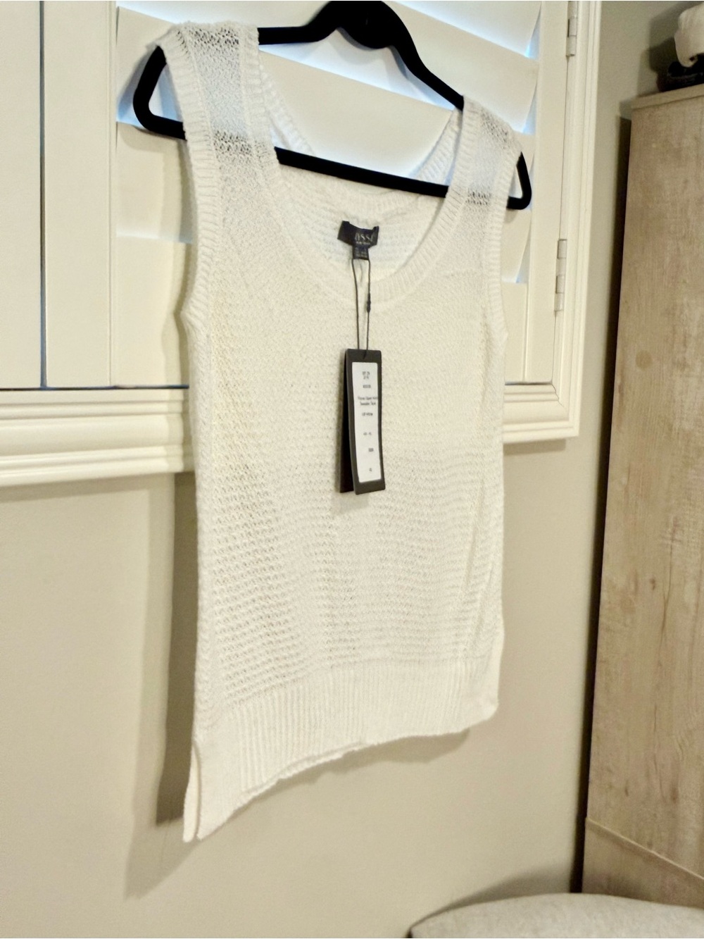 Knit White Sleeveless Scoop Neck Tank